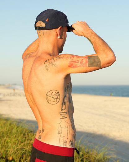 Boné Volcom FA x Alucinandinho J Fox Azul Marinho