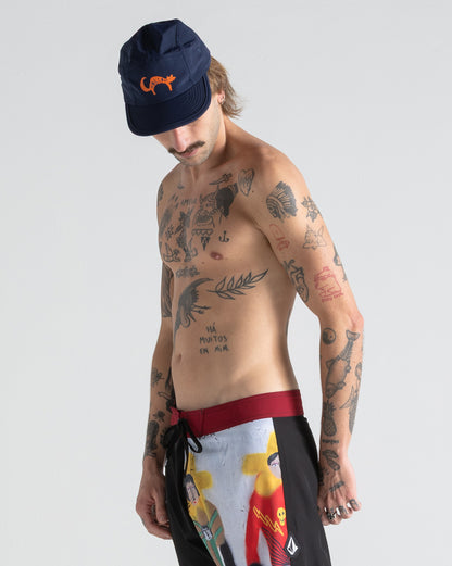 Boné Volcom FA x Alucinandinho J Fox Azul Marinho