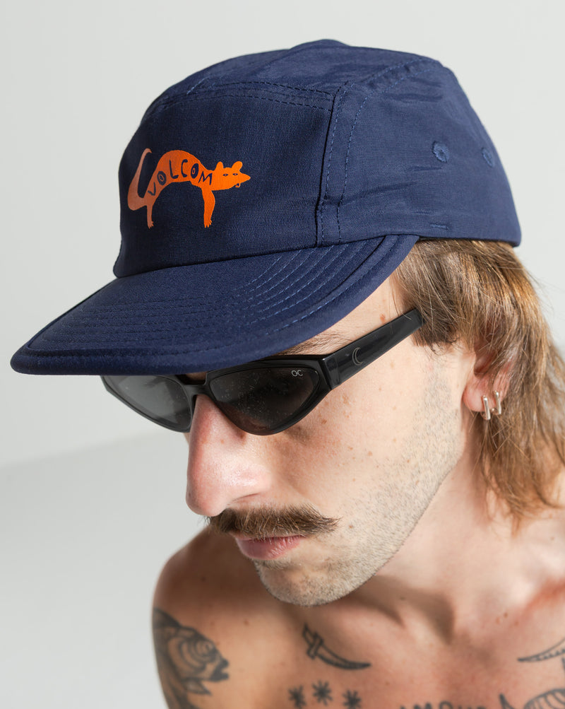 Boné Volcom FA x Alucinandinho J Fox Azul Marinho