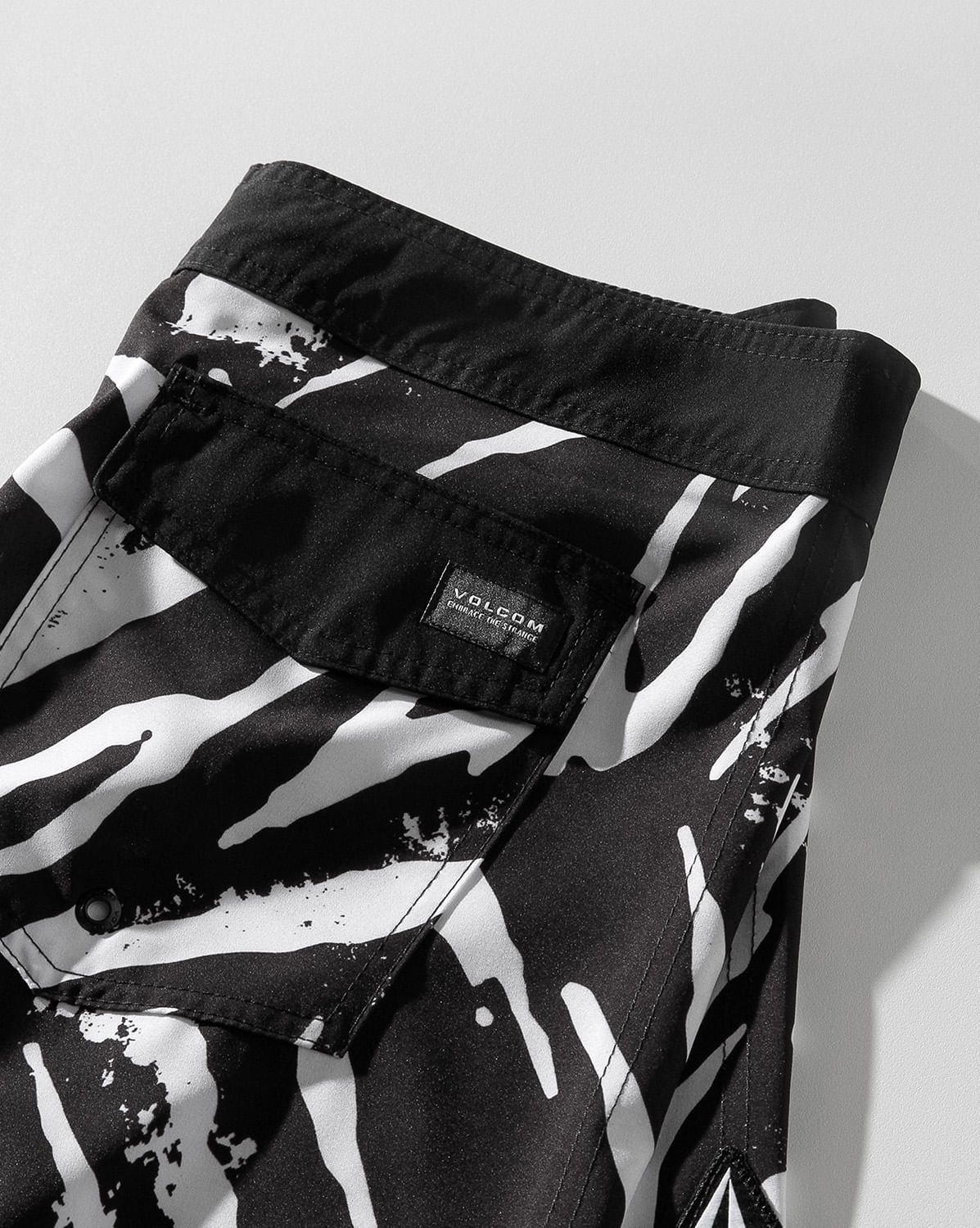 Boardshort Volcom Party Animals Preto