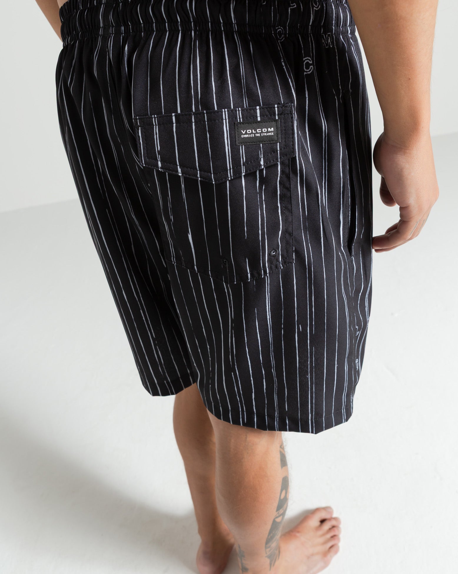 Shorts Volcom Psych Preto - Volcom Brasil - Loja Oficial