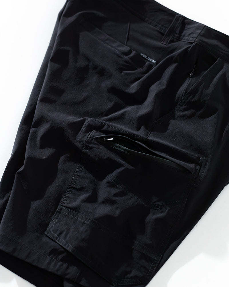 Bermuda Híbrida Volcom Cashed Cargo Black