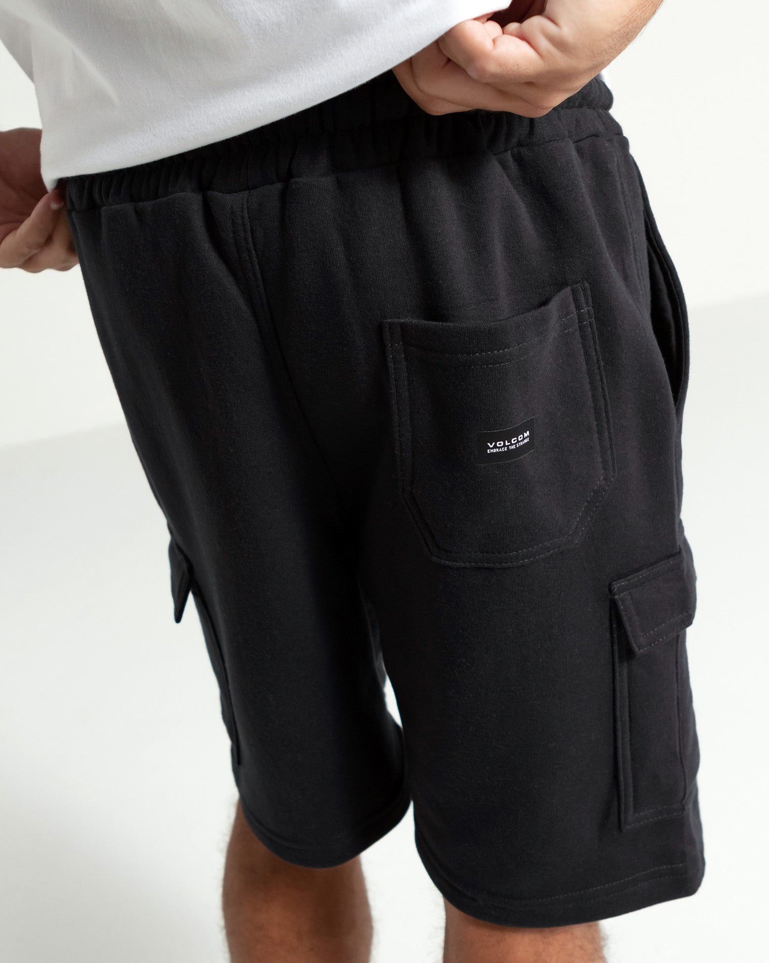 Bermuda Moletom Volcom Comf Cargo Preta - Volcom Brasil - Loja Oficial