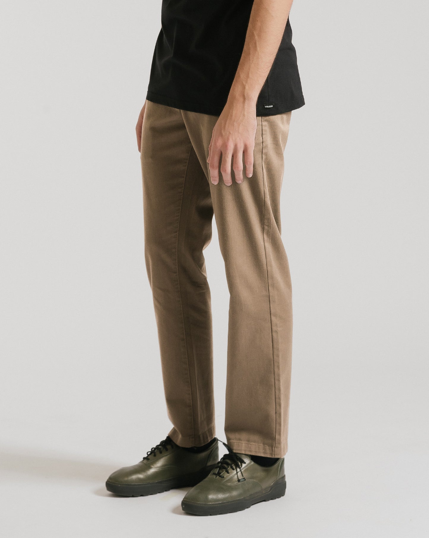 Calça Volcom Frickin Modern Stretch Chino Khaki