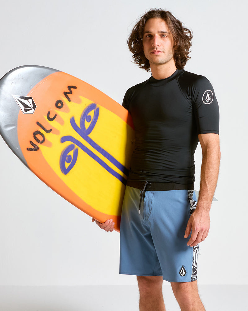 Lycra Volcom Manga Curta Circle Stone Preta