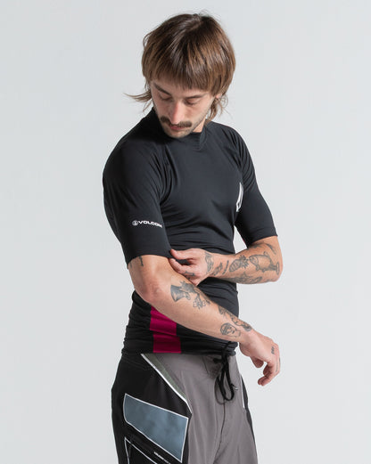 Lycra Manga Curta Volcom Lido Solid Preta