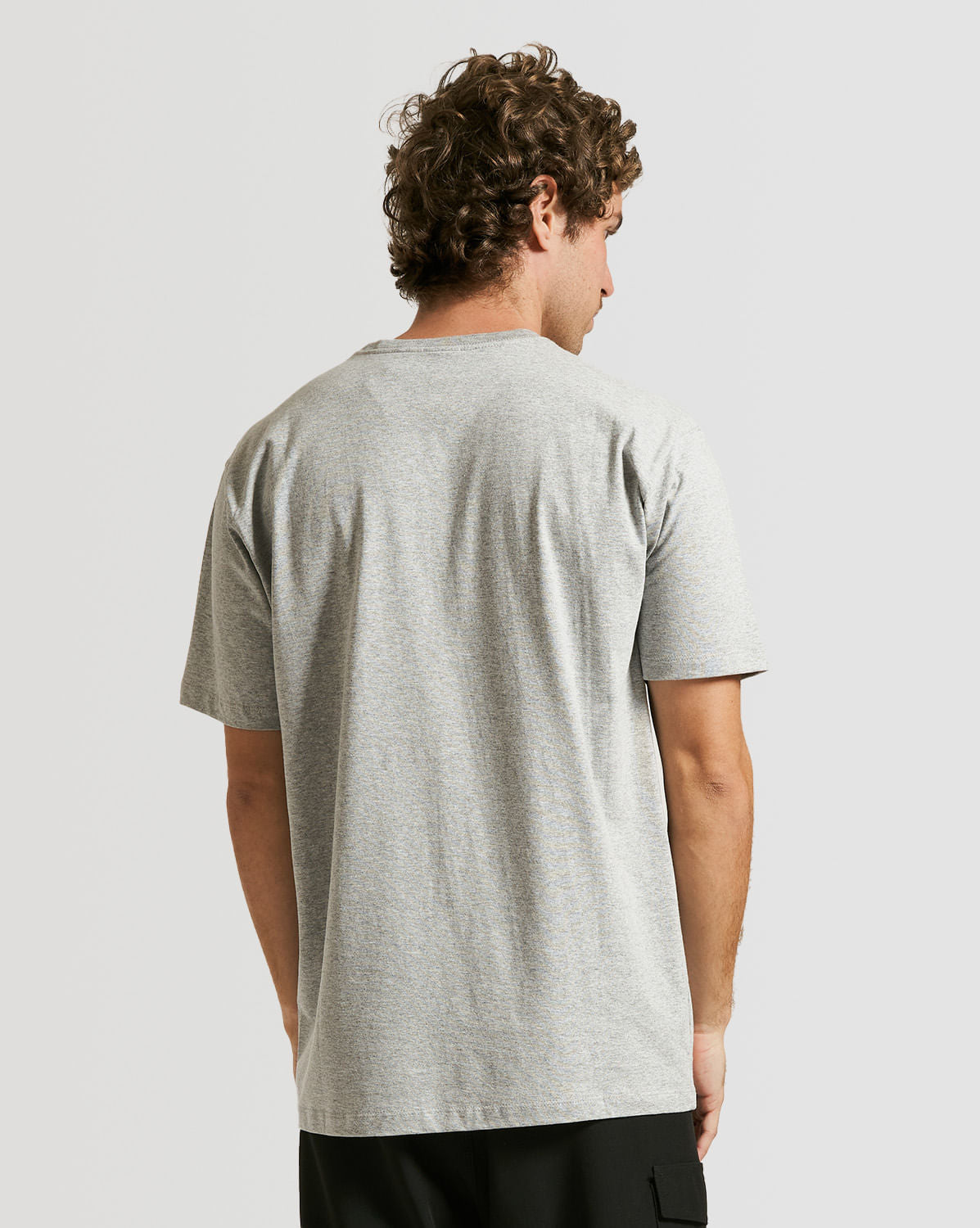 Camiseta Volcom Regular Circle Stone Leaf Cinza