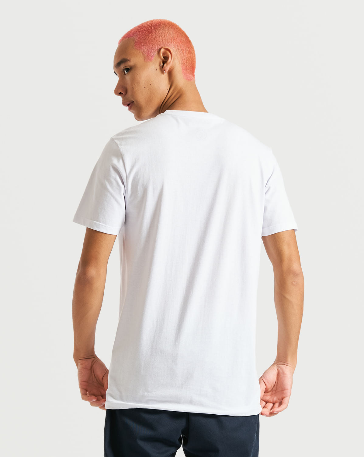 Camiseta Volcom Long Fit Skate Vitals Branca