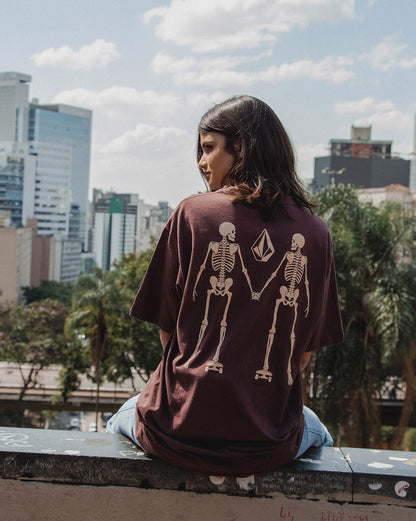 Camiseta Volcom Oversized Skull Vinho