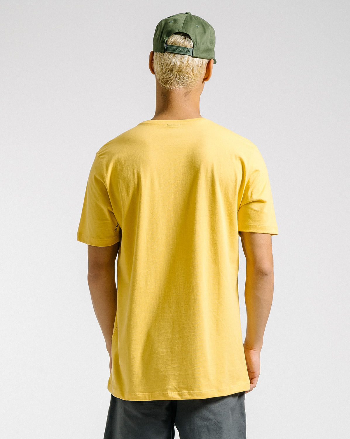 Camiseta Volcom Regular Crisp Stone Amarela