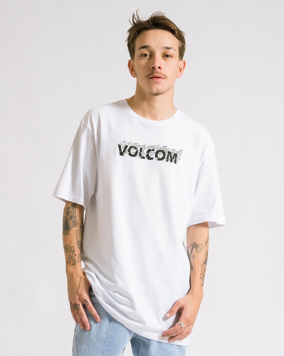 Camiseta Volcom Regular Fire Fight Branca