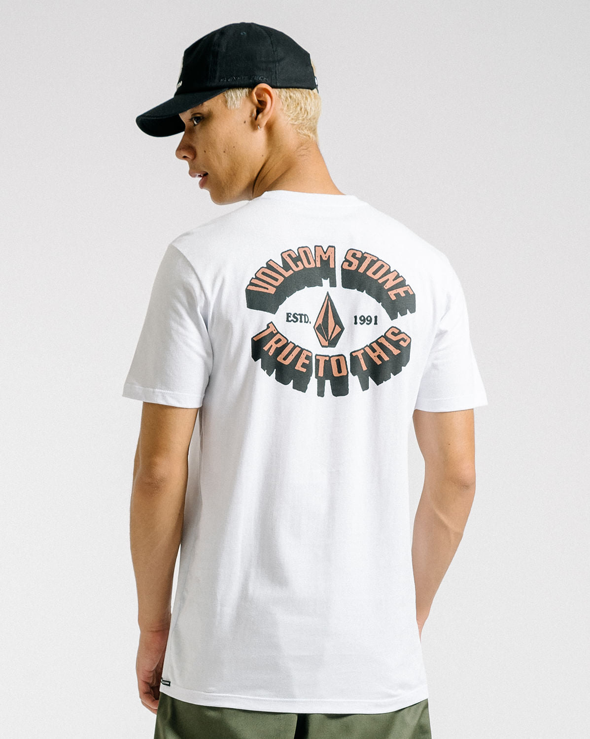 Camiseta Volcom Long Fit Mechanic Branca