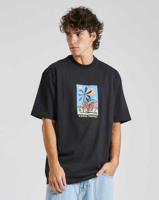 Camiseta Volcom Comfort Tarot Tiger Preta