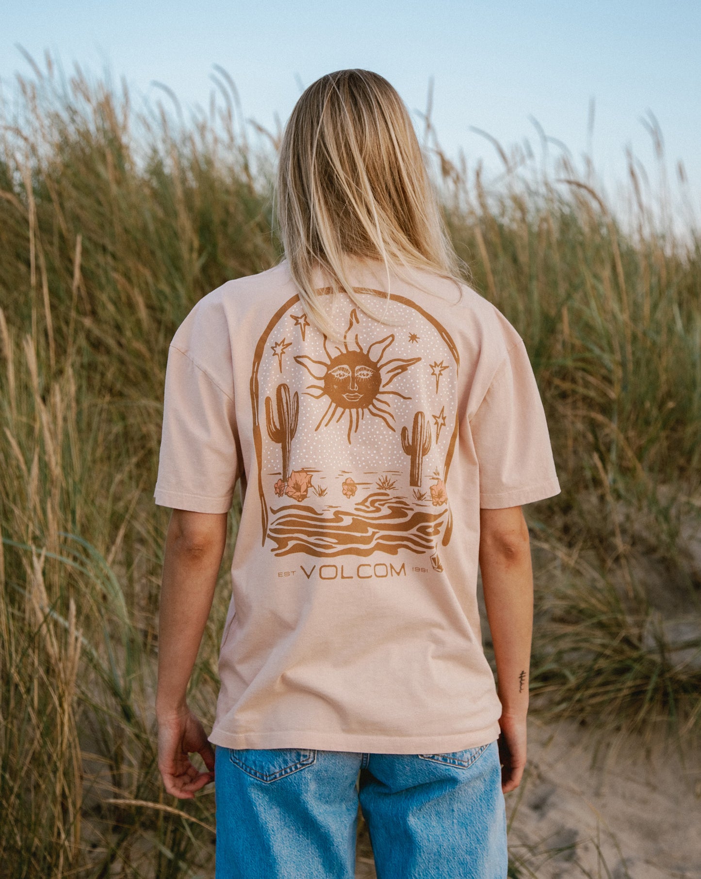 Camiseta Volcom Stones Throw Rosa