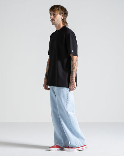 Camiseta Comfort Fit Volcom Circle Solid Preta