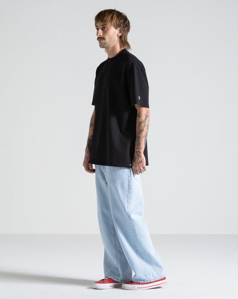 Camiseta Comfort Fit Volcom Circle Solid Preta