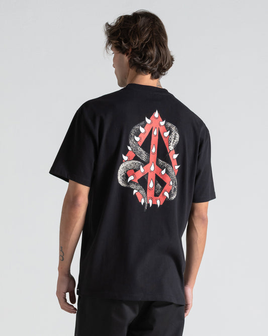 Camiseta Comfort Fit Volcom Snake Peace Preta