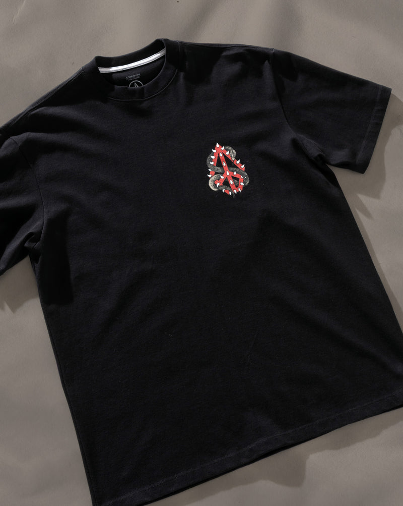 Camiseta Comfort Fit Volcom Snake Peace Preta
