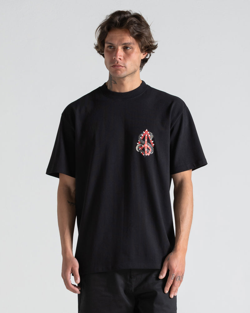 Camiseta Comfort Fit Volcom Snake Peace Preta