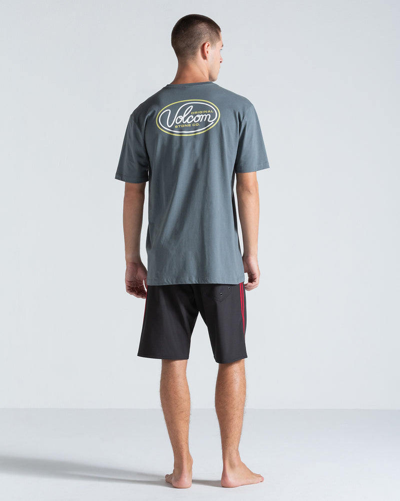 Camiseta Regular Volcom Clean Sweep Cinza Chumbo