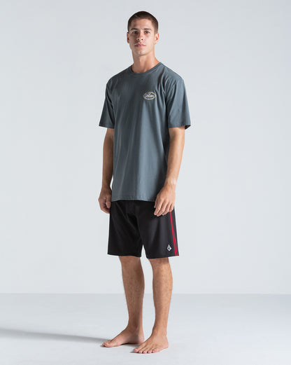 Camiseta Regular Volcom Clean Sweep Cinza Chumbo