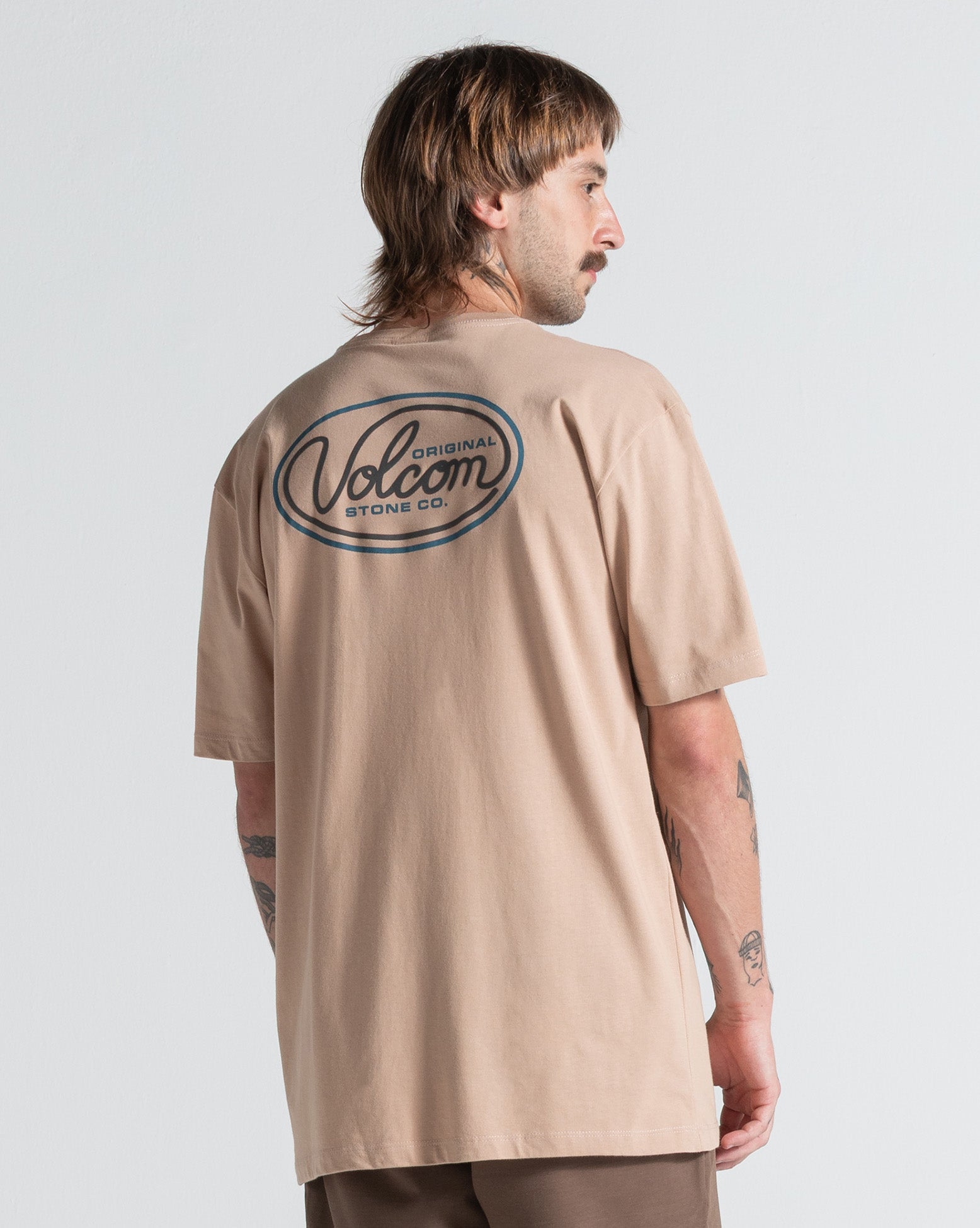 Camiseta Regular Volcom Clean Sweep Bege - Volcom Brasil - Loja