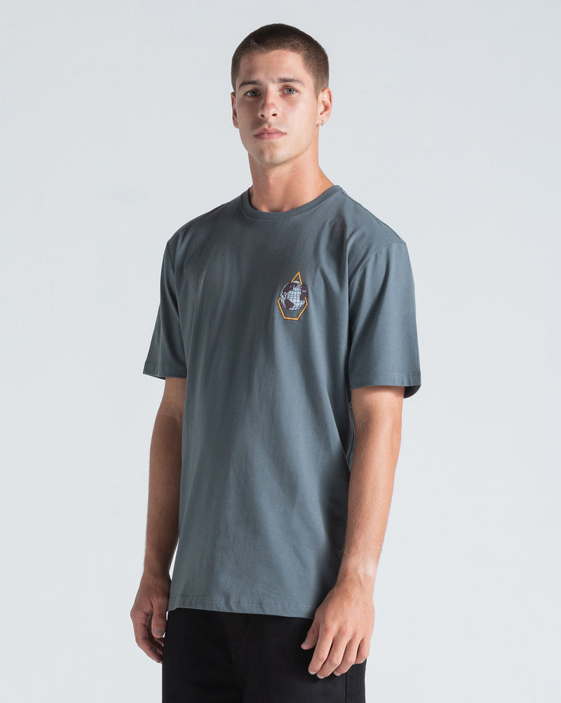Camiseta Regular Volcom Earth Tripper Cinza Chumbo