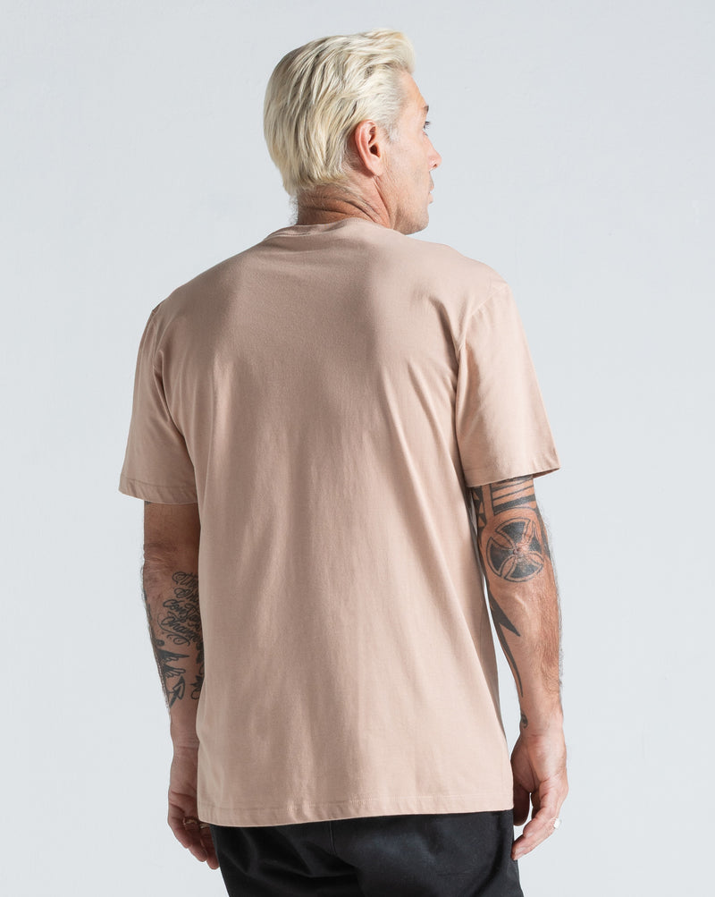 Camiseta Regular Volcom Exacto Bege