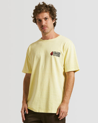 Camiseta Volcom Regular Mysterytubes Amarela