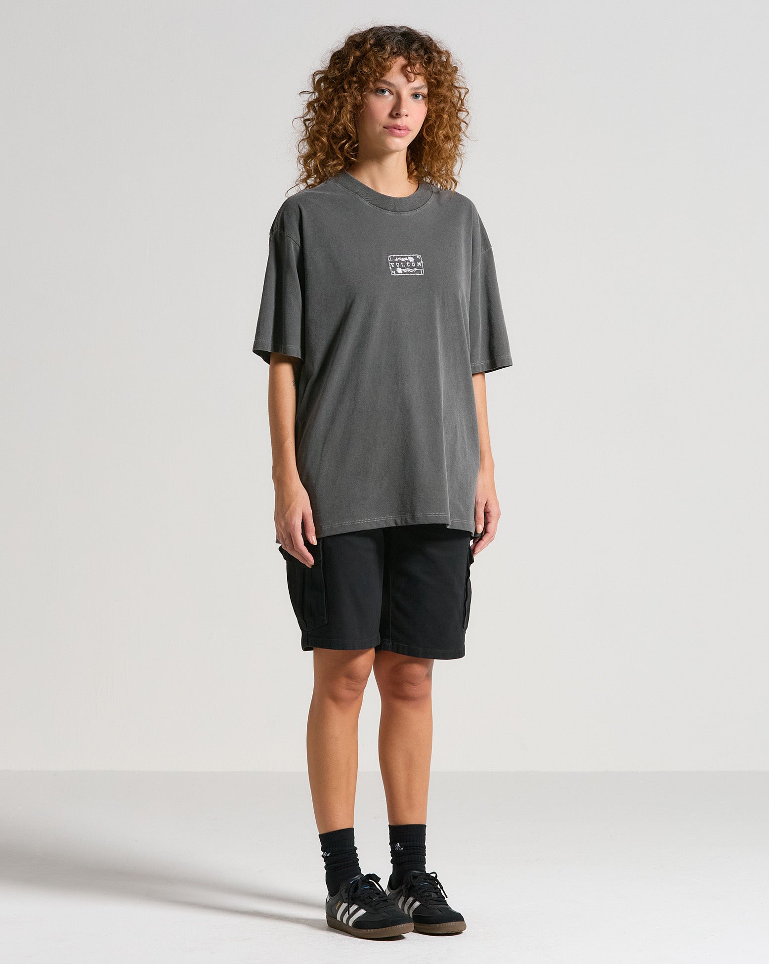 Camisetas Feminina Manga Curta, Longa, Regulares e Oversized | Volcom ...