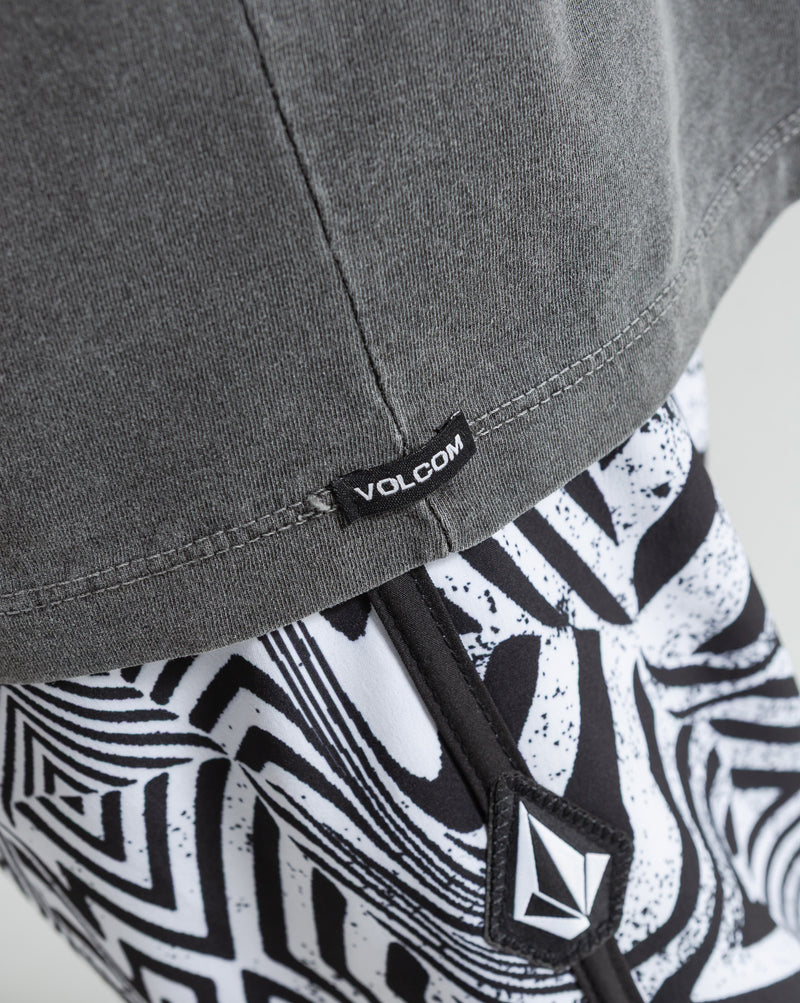 Camiseta Comfort Fit Volcom Brain Storm Preta