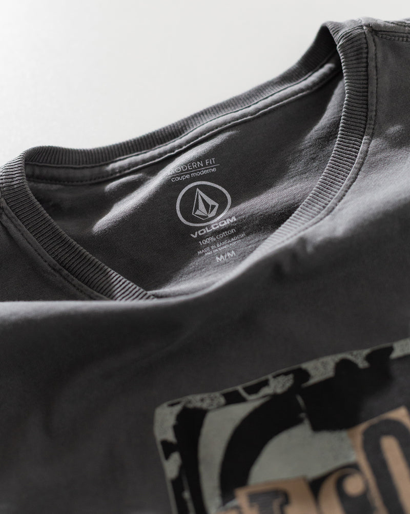 Camiseta Especial Volcom Sneer Preta