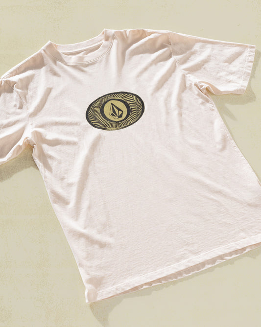 Camiseta Especial Comfort Fit Volcom Buckle Up Off White