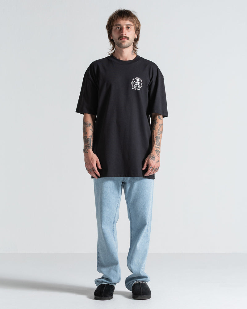 Camiseta Comfort Fit Volcom Solo Wolf Preta