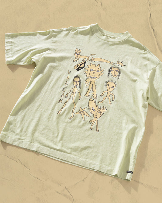 Camiseta Boxy Fit Volcom FA x Alucinandinho Cosmic Bixo Verde