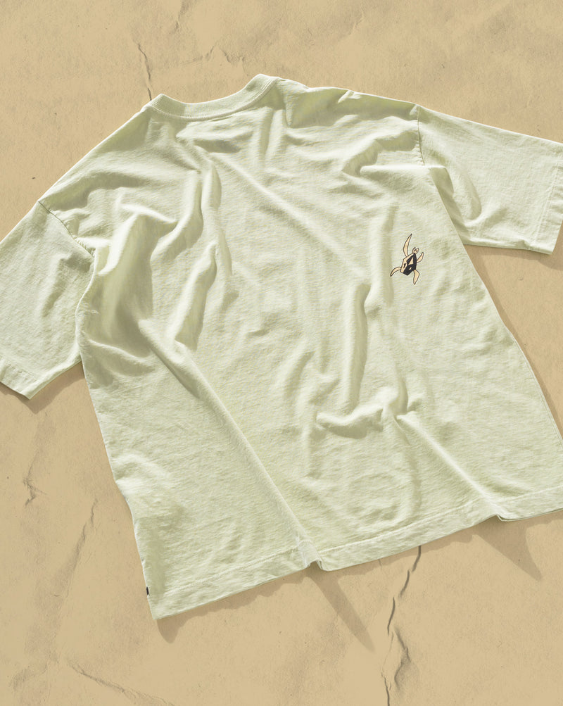 Camiseta Boxy Fit Volcom FA x Alucinandinho Cosmic Bixo Verde