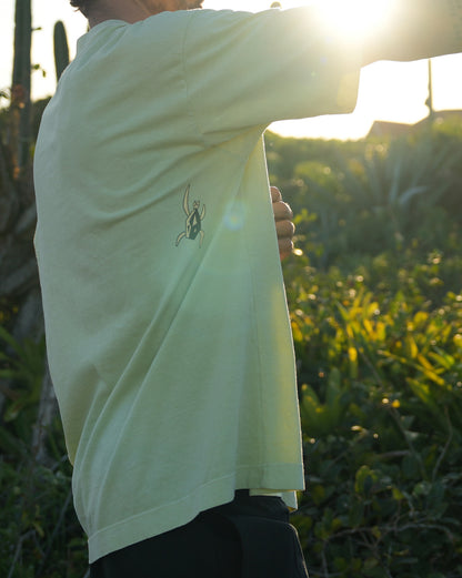 Camiseta Boxy Fit Volcom FA x Alucinandinho Cosmic Bixo Verde