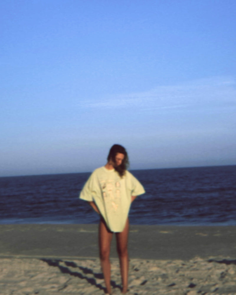 Camiseta Boxy Fit Volcom FA x Alucinandinho Cosmic Bixo Verde