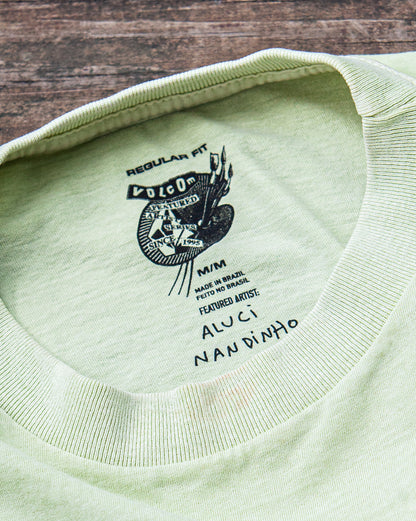 Camiseta Boxy Fit Volcom FA x Alucinandinho Cosmic Bixo Verde