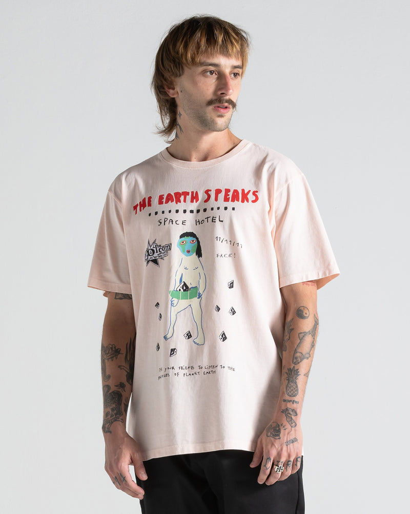 Camiseta Especial Volcom FA x Alucinandinho Earth Speaks Rosa