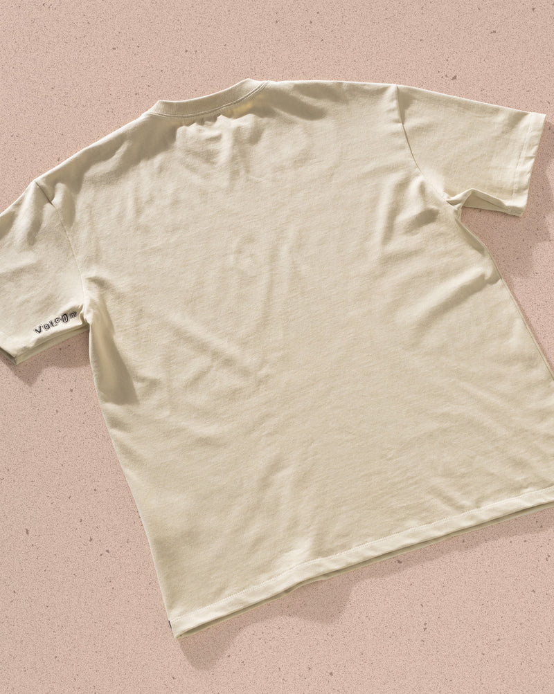 Camiseta Comfort Fit Volcom Perchdup Bege