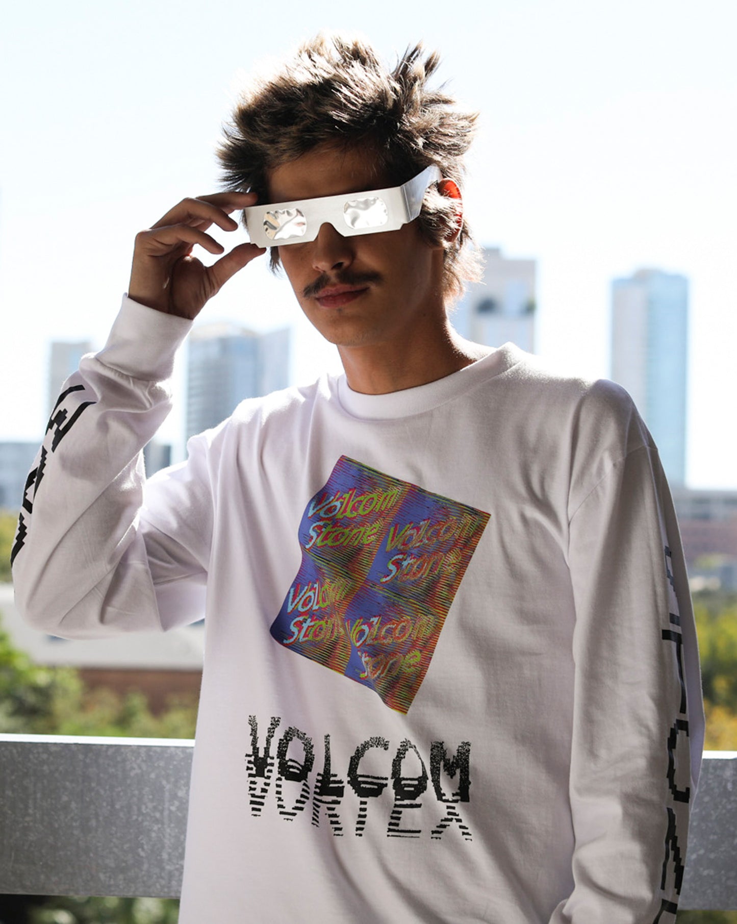 Camiseta Volcom Manga Longa Fergadelic White