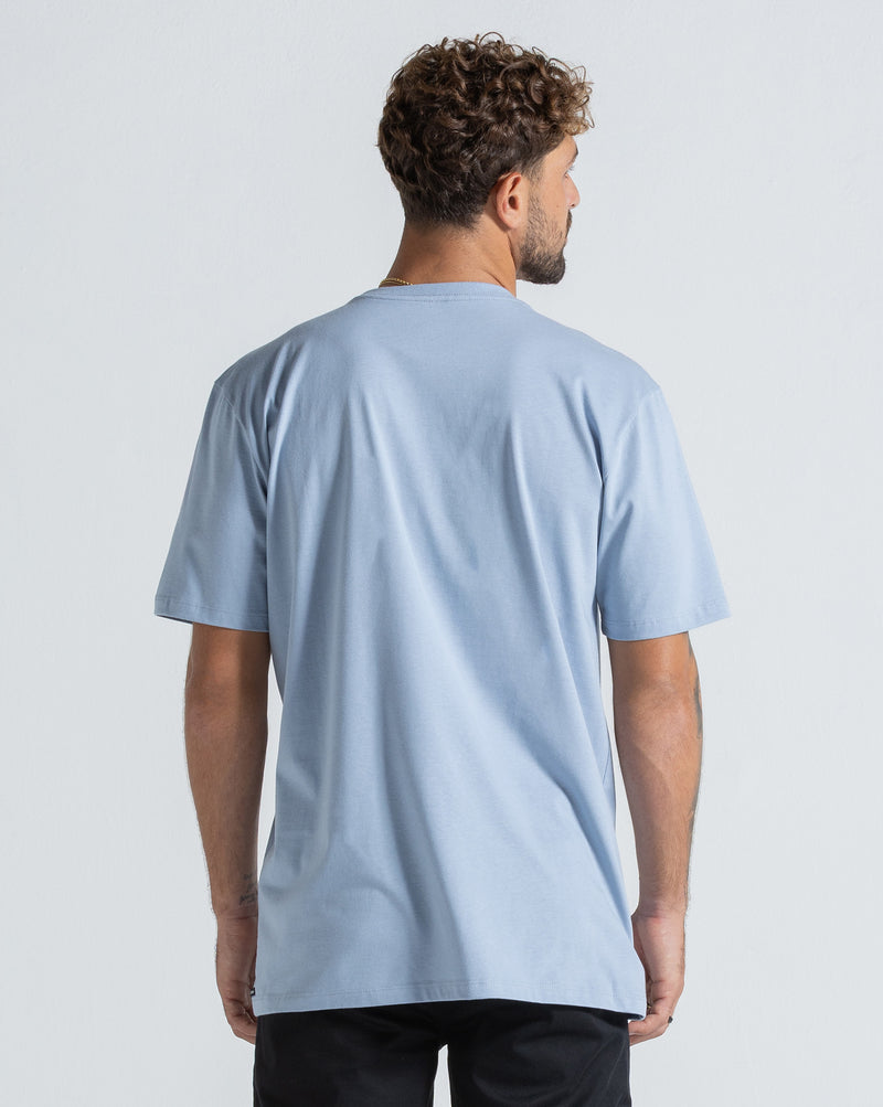 Camiseta Especial Volcom Corp Stone Azul Claro