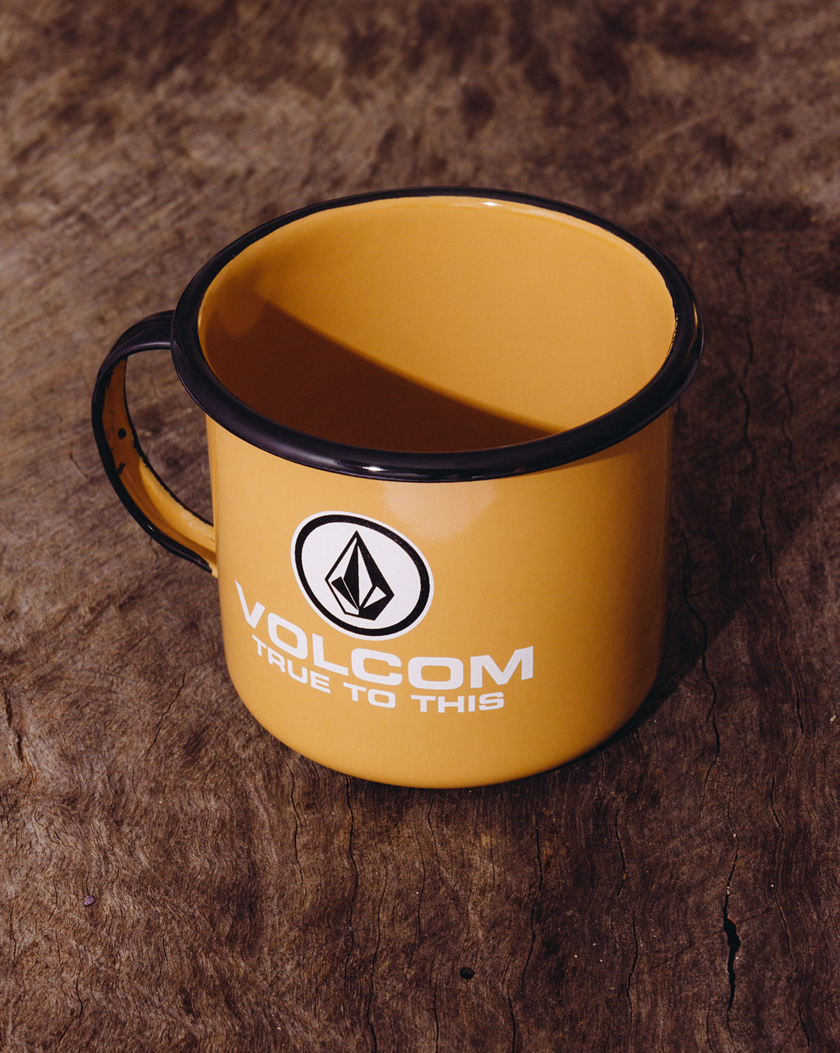 Caneca esmaltada Volcom